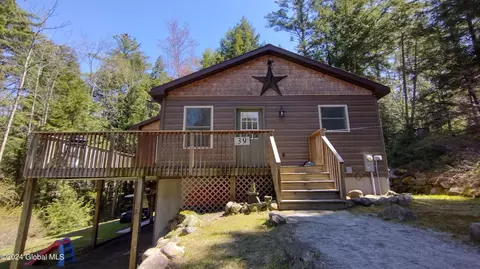 39 Brant Lake Hgts Dr, Brant Lake, NY 12815