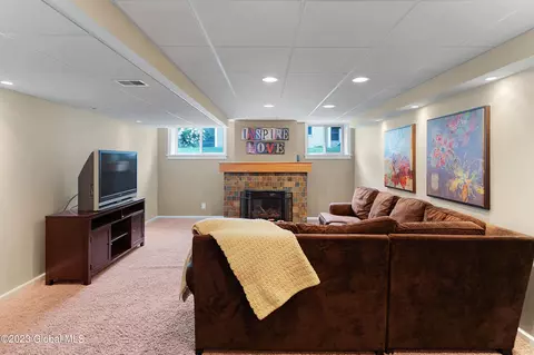 40 Oregon Trl, Halfmoon, NY 12188 photo 56