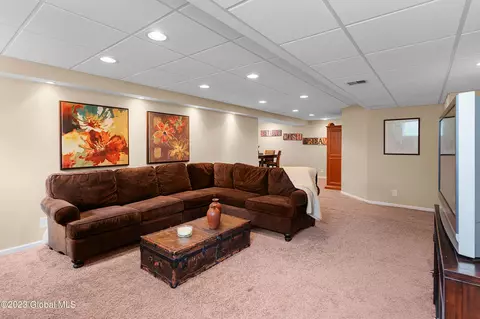 40 Oregon Trl, Halfmoon, NY 12188 photo 55