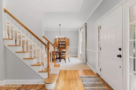 40 Oregon Trl, Halfmoon, NY 12188 photo 4