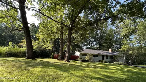 10 Laurel Ln, Ballston Spa, NY 12020 photo 4