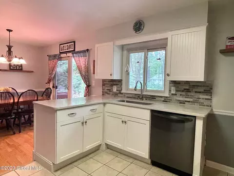 10 Laurel Ln, Ballston Spa, NY 12020 photo 17