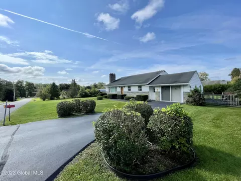 113 First Ave, Tribes Hill, NY 13407