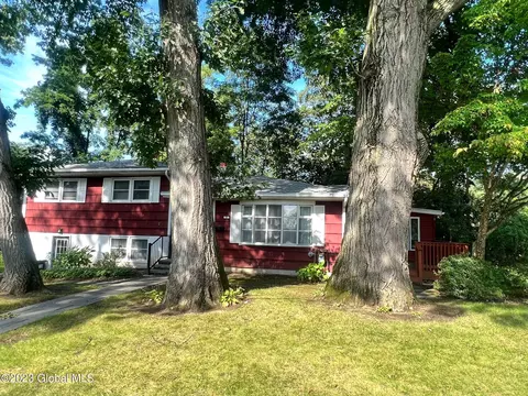 3 Benedict St, Castleton On Hudson, NY 12033