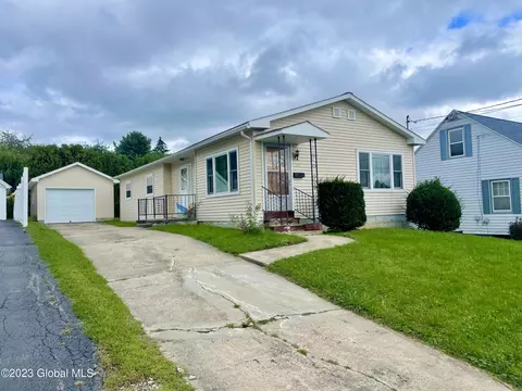 24 Catherine St, Amsterdam, NY 12010