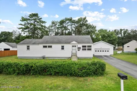 3 Ryder Ave, South Glens Falls, NY 12803