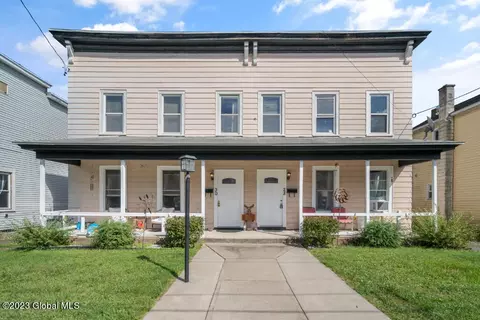 30 Central Ave, Ravena, NY 12143