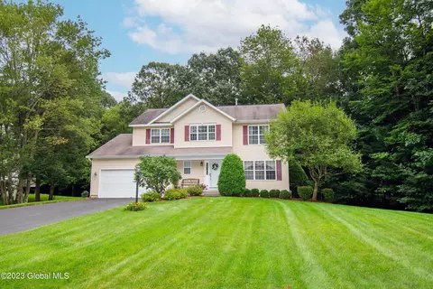 80 Damascus Dr, Gansevoort, NY 12831
