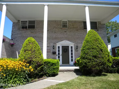 305 Cortland St, Albany, NY 12208