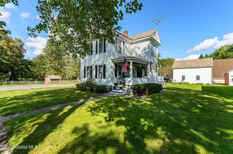 6 Whipple Pl, Greenwich, NY 12834