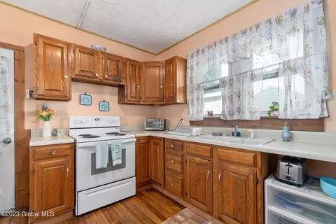 540 Harrison Ave, Schenectady, NY 12306 photo 10