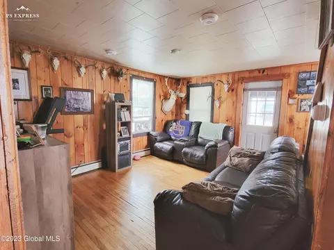 39 Hamilton Ave, Corinth, NY 12822 photo 2