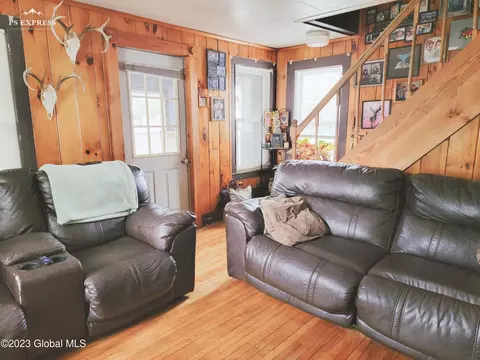 39 Hamilton Ave, Corinth, NY 12822 photo 3