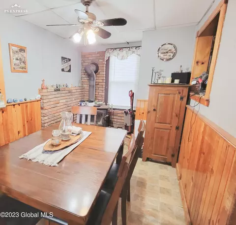 39 Hamilton Ave, Corinth, NY 12822 photo 4