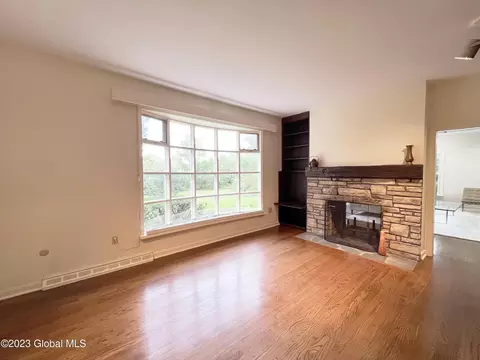 1271 Lock 7 Rd, Schenectady, NY 12309 photo 4