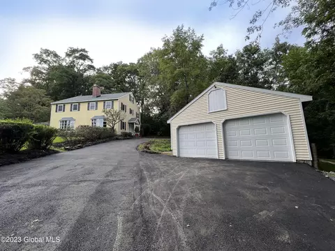 1271 Lock 7 Rd, Schenectady, NY 12309
