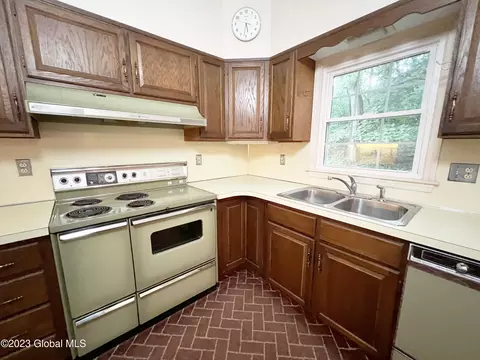 1271 Lock 7 Rd, Schenectady, NY 12309 photo 22