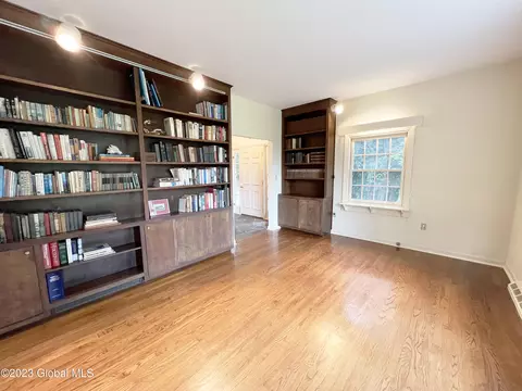 1271 Lock 7 Rd, Schenectady, NY 12309 photo 5