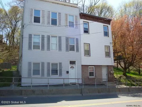 1312 15th St, Troy, NY 12180