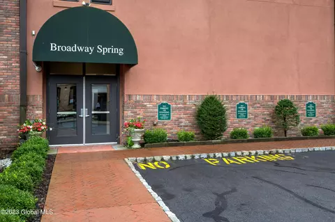 5 Spring St #303, Saratoga Springs, NY 12866