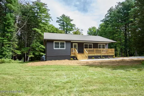 290 Blodgett Hill Rd, Ravena, NY 12143