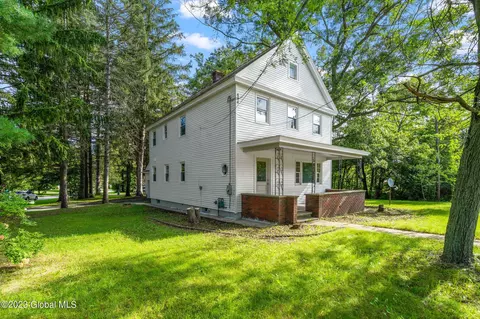 2823 Troy Schenectady Rd, Schenectady, NY 12309