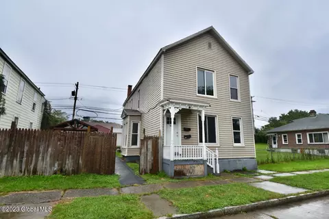 901 5th Ave, Troy, NY 12182