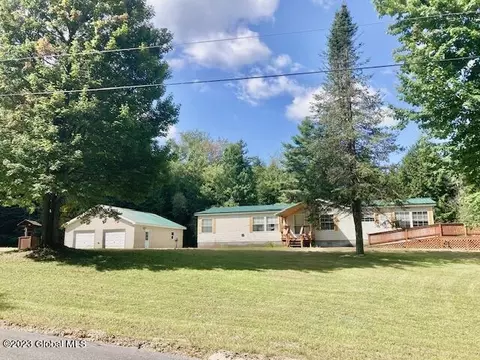 75 Military Rd, Edinburg, NY 12134
