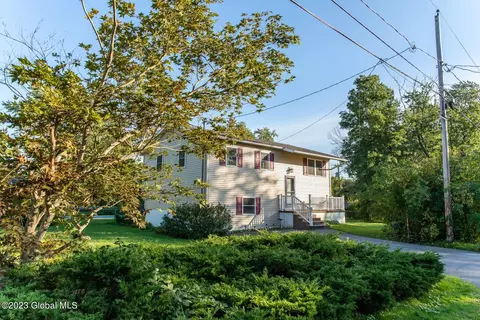 4 Oakland Ave, Scotia, NY 12302