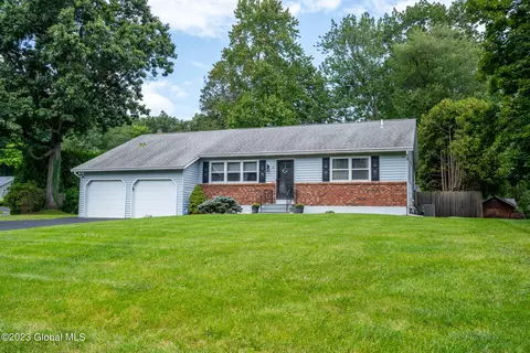 3 Anchor Dr, Waterford, NY 12188
