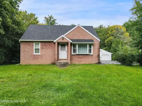 1497 Sunset Rd, Castleton On Hudson, NY 12033