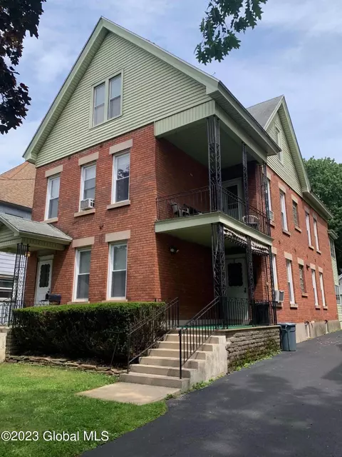 29-31 Stewart St, Amsterdam, NY 12010