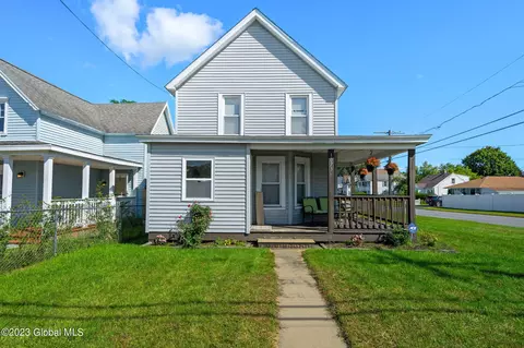 1073 Laura St, Schenectady, NY 12306