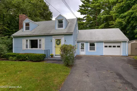 5 Crescent Ter, Wynantskill, NY 12198