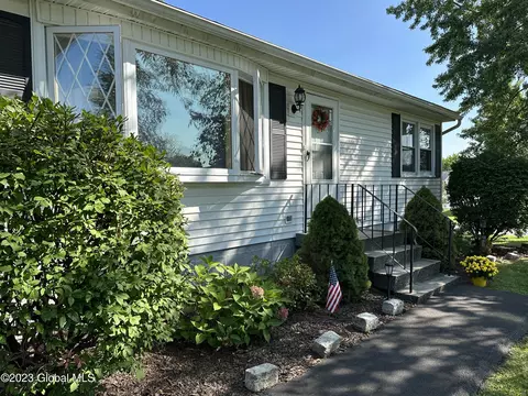 12 Pershing Dr, Latham, NY 12110