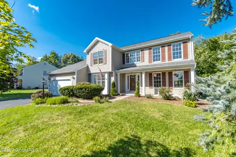 27 Ashgrove Ln, Selkirk, NY 12158
