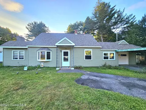 1065 Spry Ln, Schenectady, NY 12303