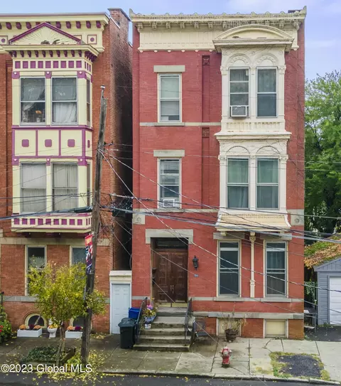 253 9th St, Troy, NY 12180