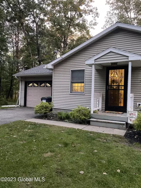 99 Snake Hill Rd, Glenville, NY 12302