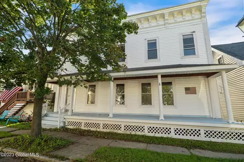 9-11 1st St, Waterford, NY 12188