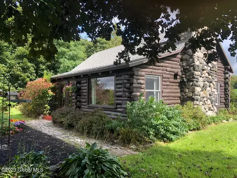 112 Tate Rd, Hoosick Falls, NY 12090