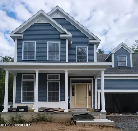42 Lancaster Ct, Ballston Lake, NY 12019