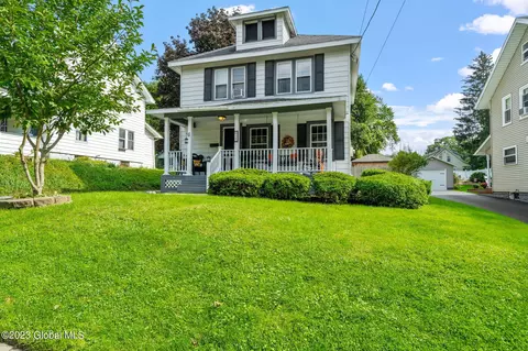 15 Henrietta Blvd, Amsterdam, NY 12010