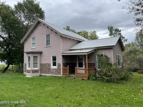 624 South St, Hoosick Falls, NY 12090