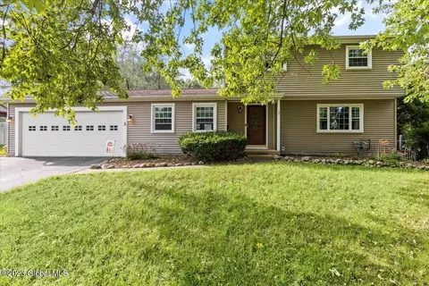 7 Yandell Yard, Gansevoort, NY 12831