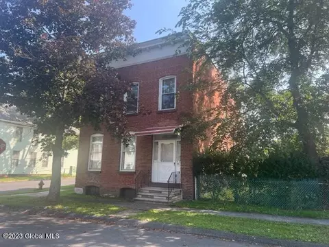 854 3rd Ave, Troy, NY 12182