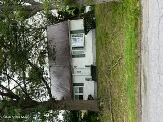 11 James Ln, Troy, NY 12182