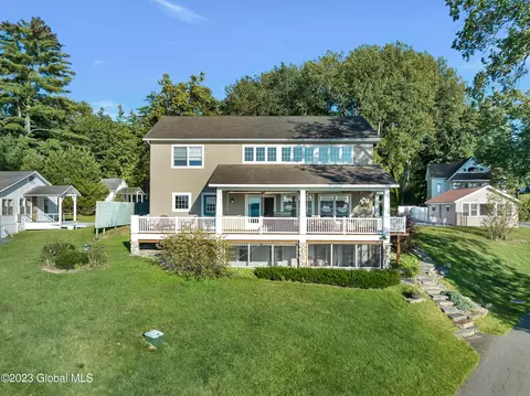 2 Leeward Ln, Saratoga Springs, NY 12866