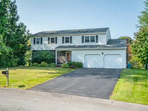 26 Alpine Dr, Latham, NY 12110
