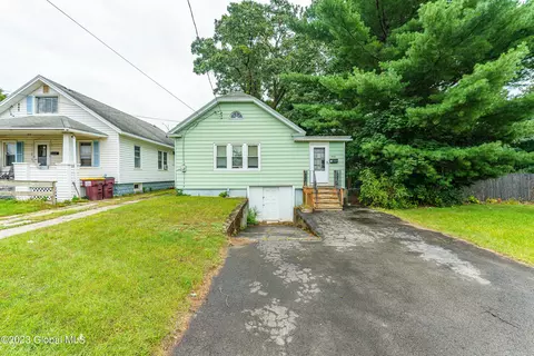 2830 Edgewood Ave, Schenectady, NY 12306